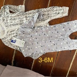 Gerber set of two button up pjs 3-6 m